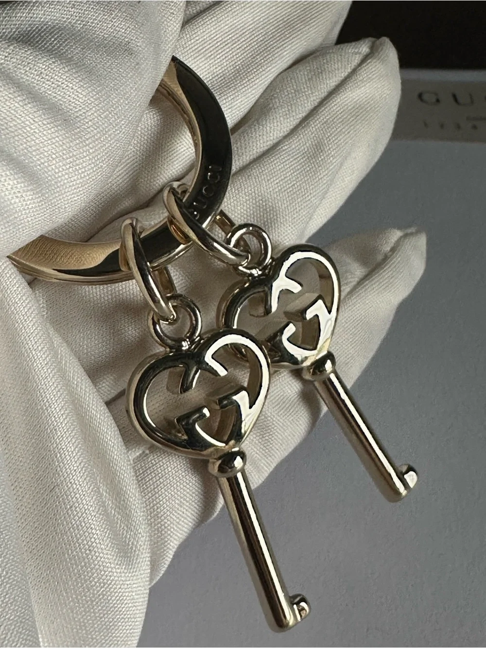 Gucci Interlocking GG Double Heart Key Ring Bag Charm Gold Tone with Box